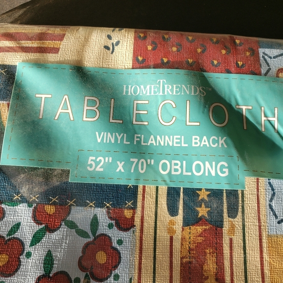 Tablecloth - Picture 3 of 3